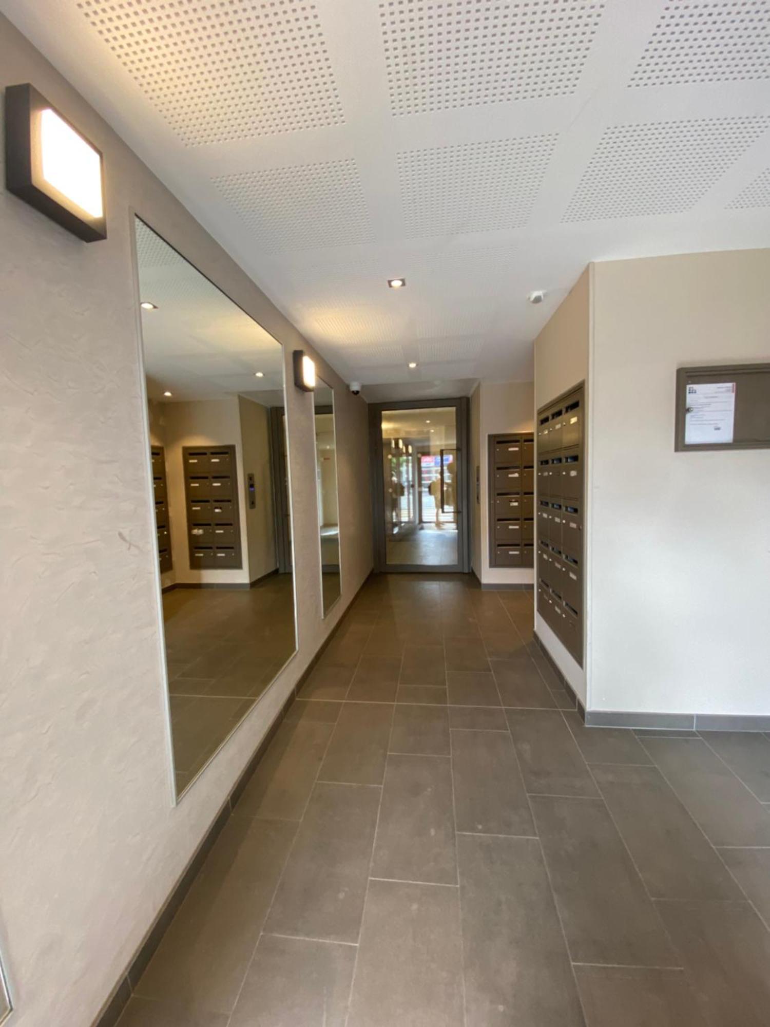 Apartamento Charme Citadin Villemomble Exterior foto